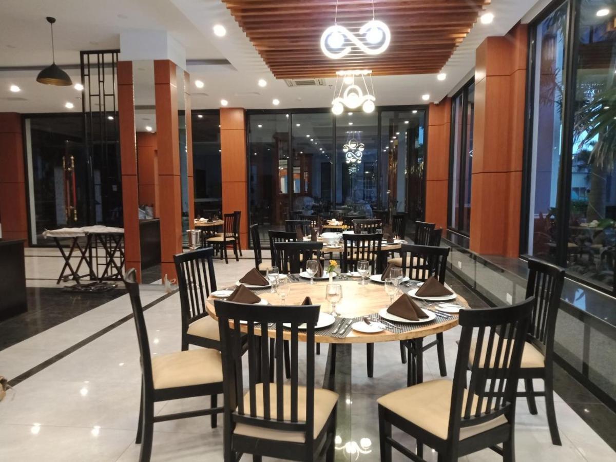 กำปงธม รอยัล โฮเต็ล Hotel ภายนอก รูปภาพ