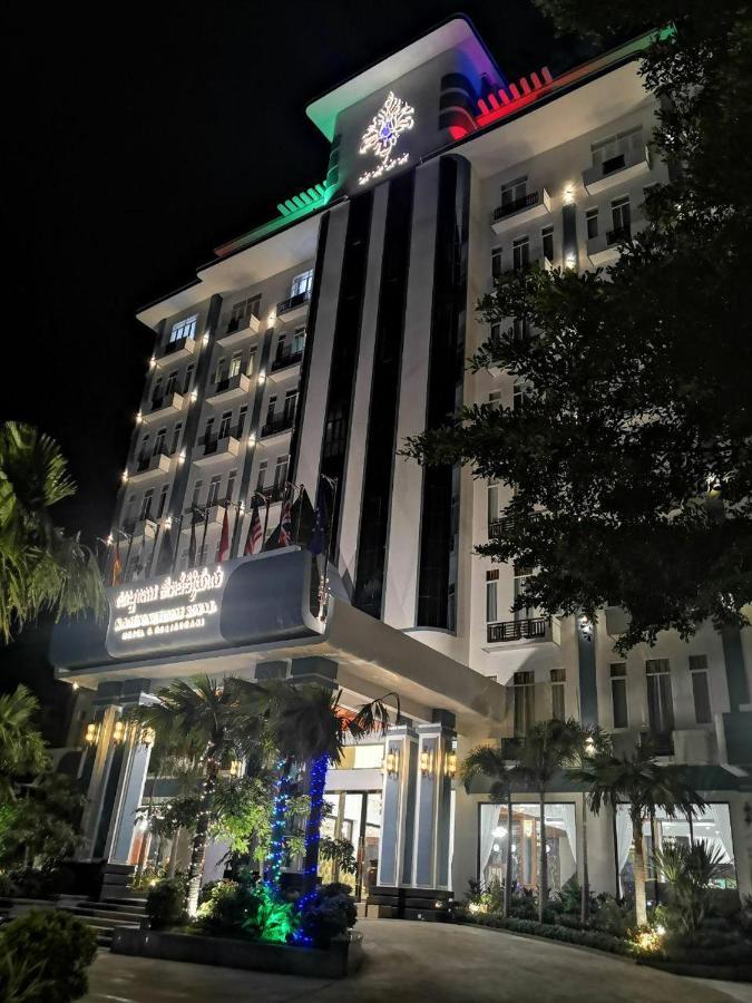 กำปงธม รอยัล โฮเต็ล Hotel ภายนอก รูปภาพ