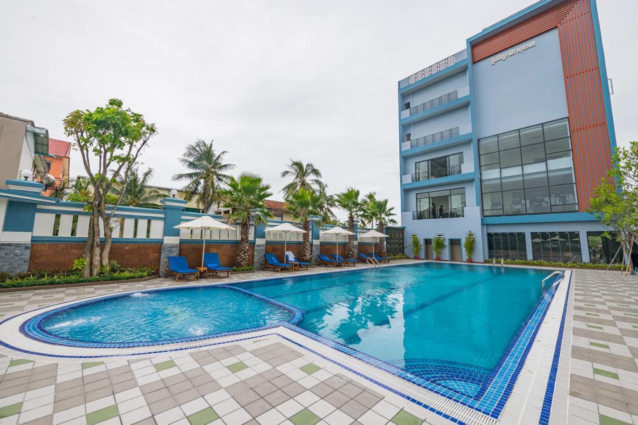 กำปงธม รอยัล โฮเต็ล Hotel ภายนอก รูปภาพ