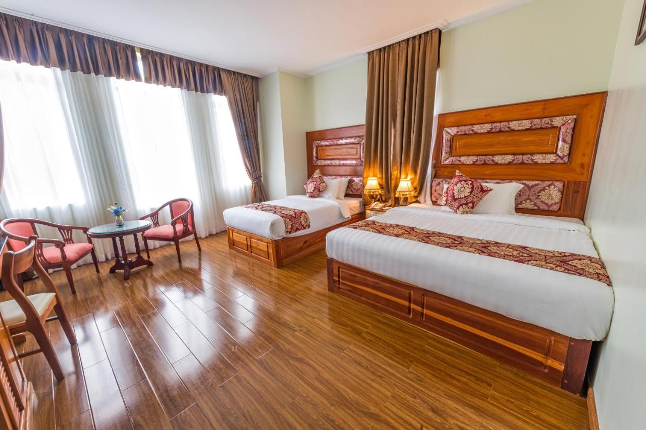 กำปงธม รอยัล โฮเต็ล Hotel ภายนอก รูปภาพ