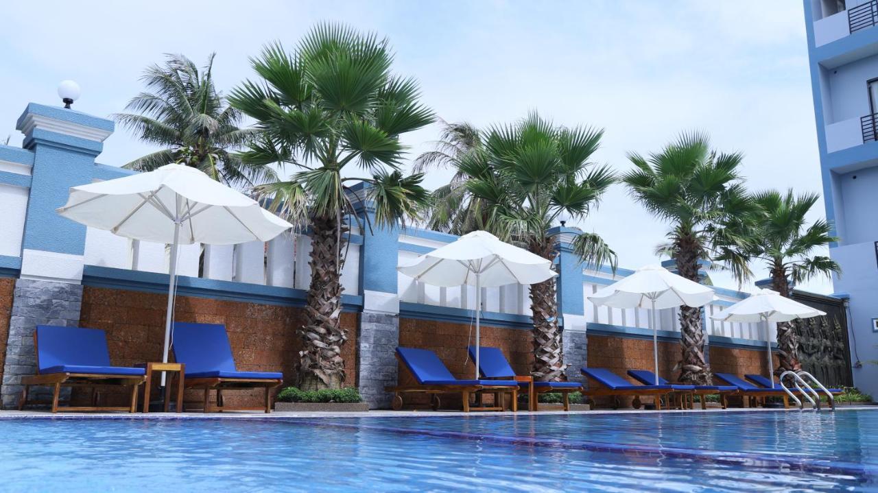 กำปงธม รอยัล โฮเต็ล Hotel ภายนอก รูปภาพ